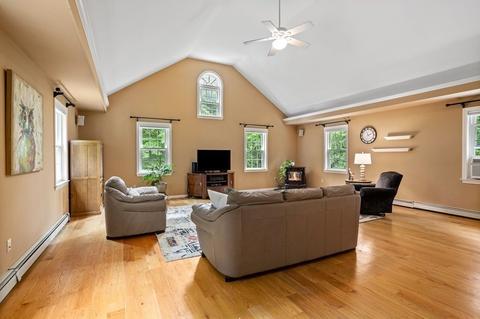 16 Oak St, Dunstable, MA 01827 photo 5
