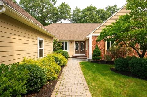 10 Canavan Dr, Braintree, MA 02184 photo 3