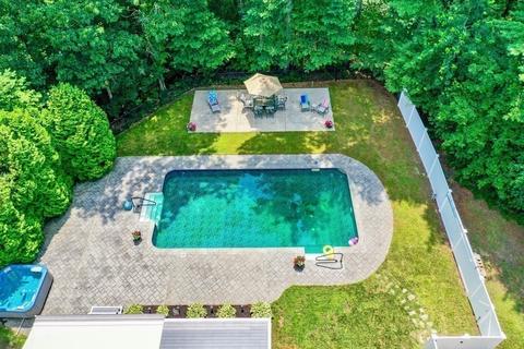 5 Heritage Dr, Berkley, MA 02779 photo 4