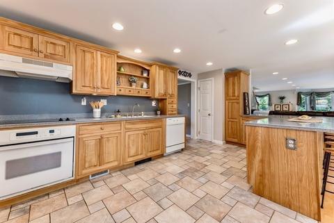5 Heritage Dr, Berkley, MA 02779 photo 14