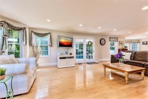 5 Heritage Dr, Berkley, MA 02779 photo 9