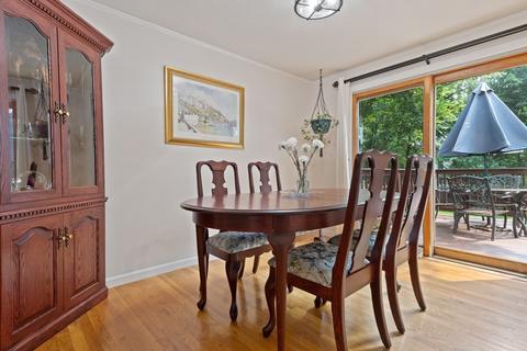 4 Phillips Ln, Dedham, MA 02026 photo 4