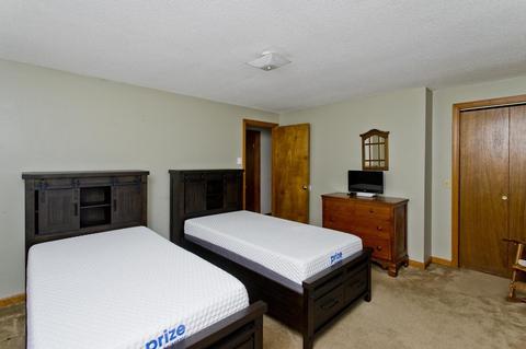 1213 Grattan St, Chicopee, MA 01013 photo 5