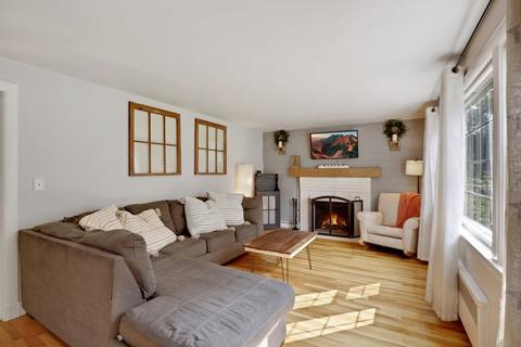 2 Oak Hill Dr, Walpole, MA 02081 photo 9