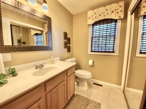 48 Martha St, Springfield, MA 01151 photo 9