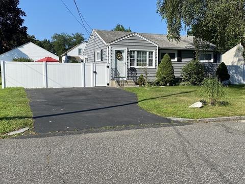58 Steuben St, Springfield, MA 01151 photo 2