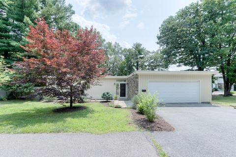 11 Forest Hill Dr, Worcester, MA 01609 photo 2