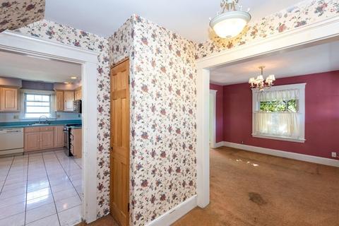 49 Wallis St, Beverly, MA 01915 photo 6
