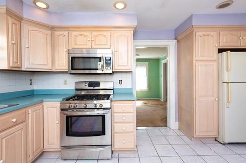 49 Wallis St, Beverly, MA 01915 photo 19