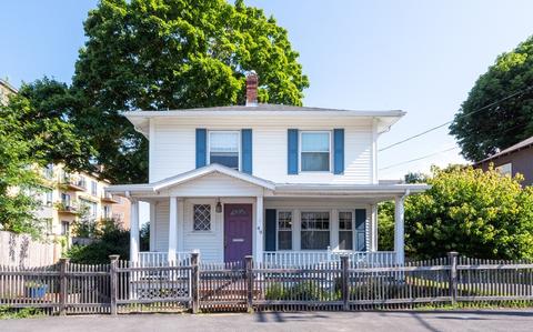 49 Wallis St, Beverly, MA 01915 photo 2