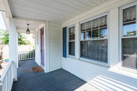 49 Wallis St, Beverly, MA 01915 photo 3