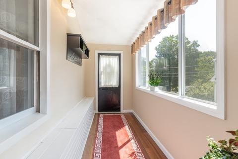 19 Manning St, Reading, MA 01867 photo 4