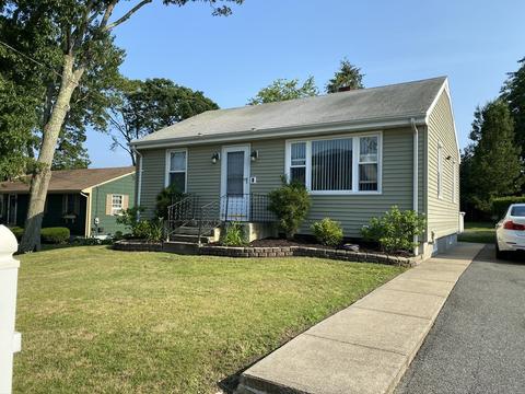 69 Wood St, Fall River, MA 02721 photo 1