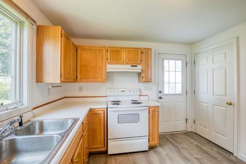 532 Chicopee St, Chicopee, MA 01013 photo 23