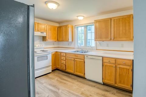 532 Chicopee St, Chicopee, MA 01013 photo 6