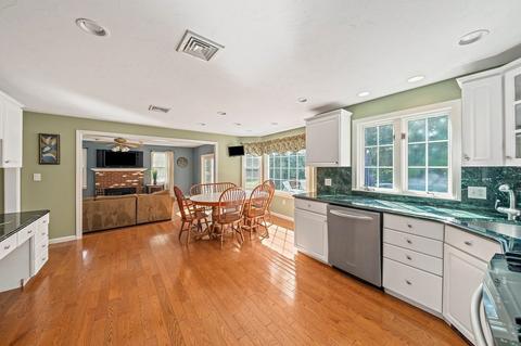 6 Dixons Path, Foxboro, MA 02035 photo 5