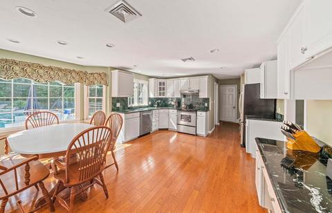 6 Dixons Path, Foxboro, MA 02035 photo 4