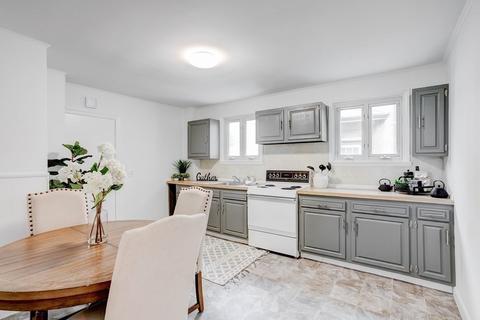 189 Shute St, Everett, MA 02149 photo 4
