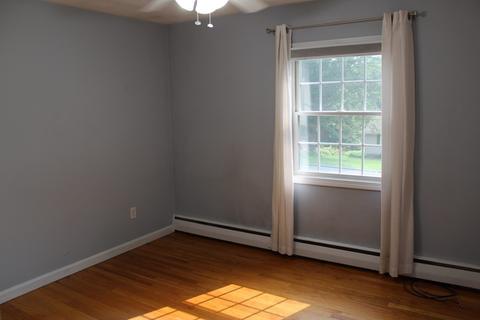 483 Forest Hls, Springfield, MA 01128 photo 18