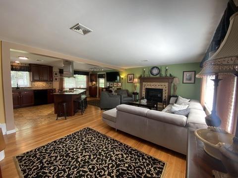 117 E Allen Ridge Rd, Springfield, MA 01118 photo 3