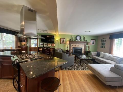 117 E Allen Ridge Rd, Springfield, MA 01118 photo 4