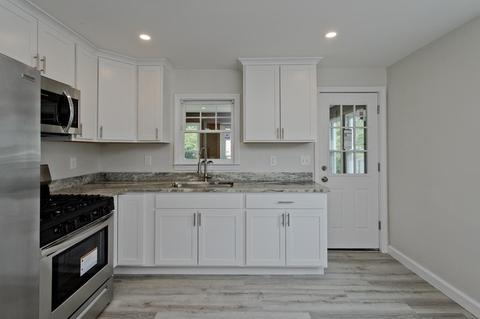 100 Saint James Cir, Springfield, MA 01104 photo 8