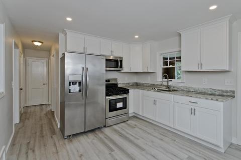 100 Saint James Cir, Springfield, MA 01104 photo 5