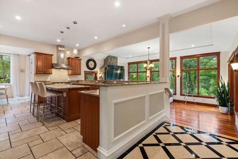 112 Edgewater Dr, Needham, MA 02492 photo 9