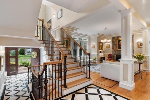 112 Edgewater Dr, Needham, MA 02492 photo 3