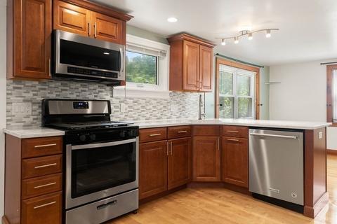 86 Conant St, Danvers, MA 01923 photo 3