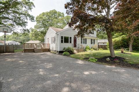 64 Cohassett Rd, Wareham, MA 02532 photo 1