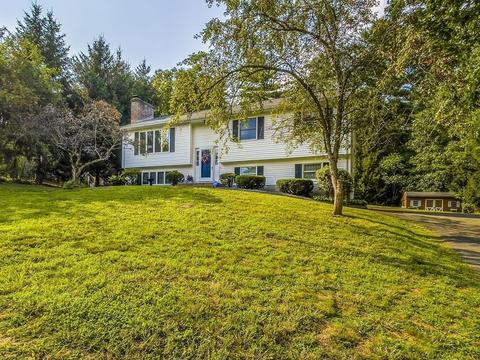 89 Pomeroy St, Easthampton, MA 01027 photo 2