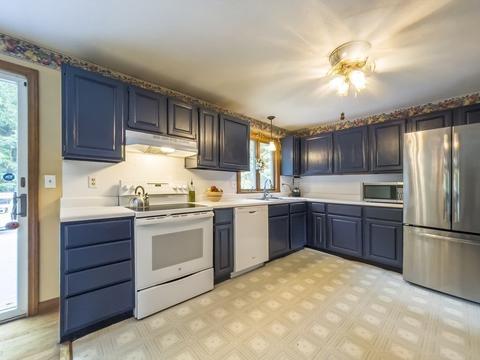 89 Pomeroy St, Easthampton, MA 01027 photo 14