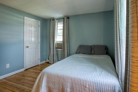 132 Hanson Dr, Springfield, MA 01128 photo 24