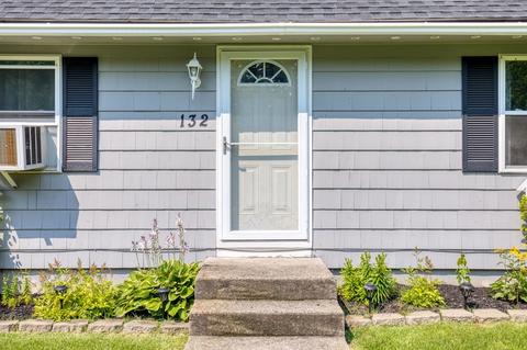 132 Hanson Dr, Springfield, MA 01128 photo 5