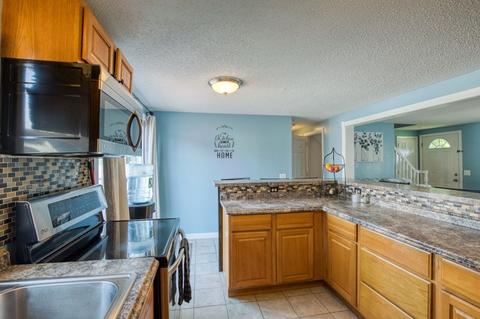 132 Hanson Dr, Springfield, MA 01128 photo 8