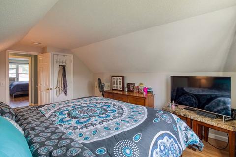 132 Hanson Dr, Springfield, MA 01128 photo 20