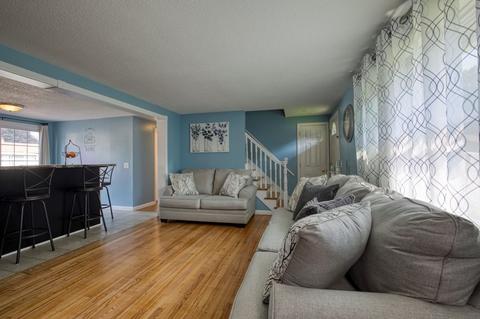 132 Hanson Dr, Springfield, MA 01128 photo 14