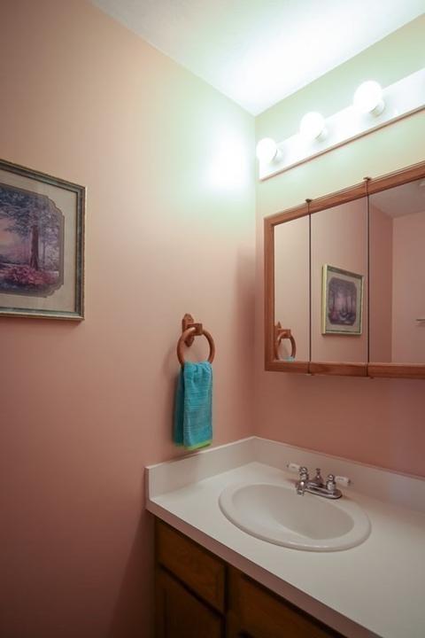 46 Ledgecrest Dr, Worcester, MA 01603 photo 17