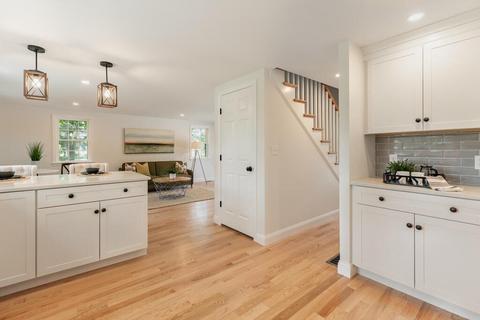 13 Crosby Rd, Reading, MA 01867 photo 9