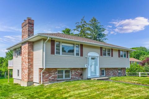 30 Ryan Rd, Danvers, MA 01923 photo 2