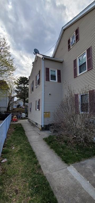 189 Logee St, Woonsocket, RI 02895 photo 4