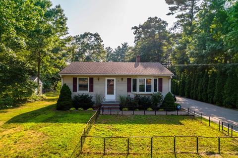 22 Weaver St, Wareham, MA 02576 photo 2