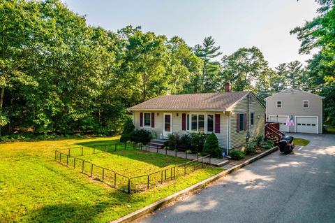 22 Weaver St, Wareham, MA 02576 photo 1