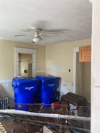 18 Sullivan St, Springfield, MA 01104 photo 5