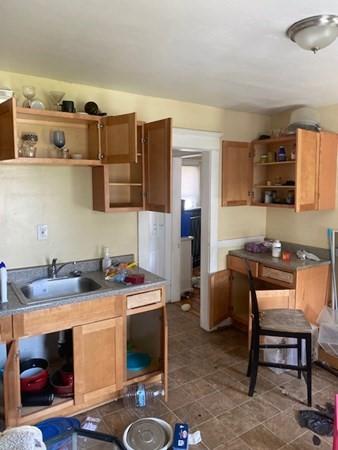 18 Sullivan St, Springfield, MA 01104 photo 8