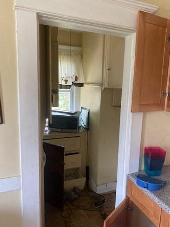 18 Sullivan St, Springfield, MA 01104 photo 9