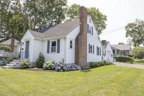44 Maple St, Stoneham, MA 02180 photo 1