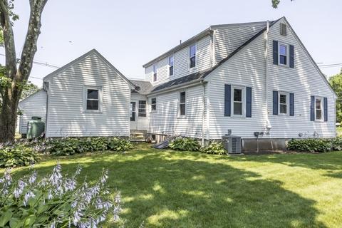 44 Maple St, Stoneham, MA 02180 photo 2