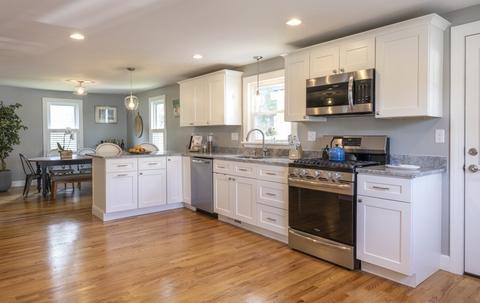 44 Maple St, Stoneham, MA 02180 photo 5